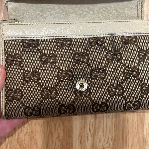 GUCCI WALLET - Picture 9 of 16